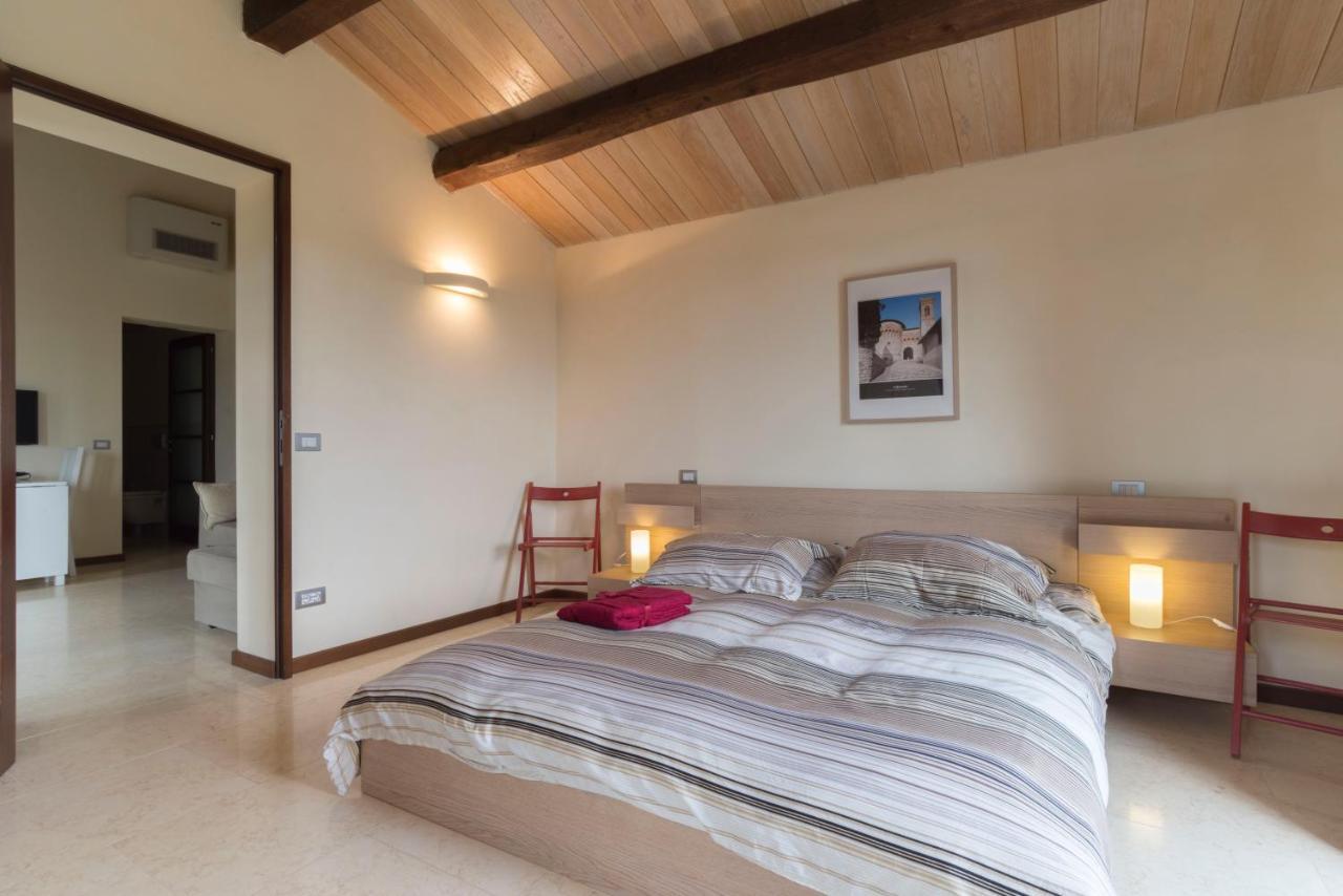 Antico Casale Tiravento Lejlighedshotel Passignano sul Trasimeno Eksteriør billede