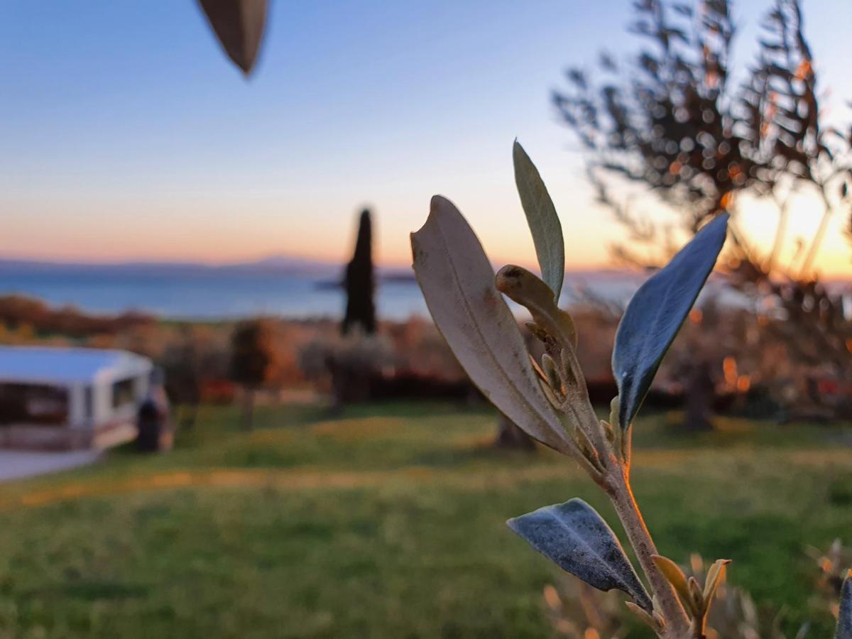 Antico Casale Tiravento Lejlighedshotel Passignano sul Trasimeno Eksteriør billede