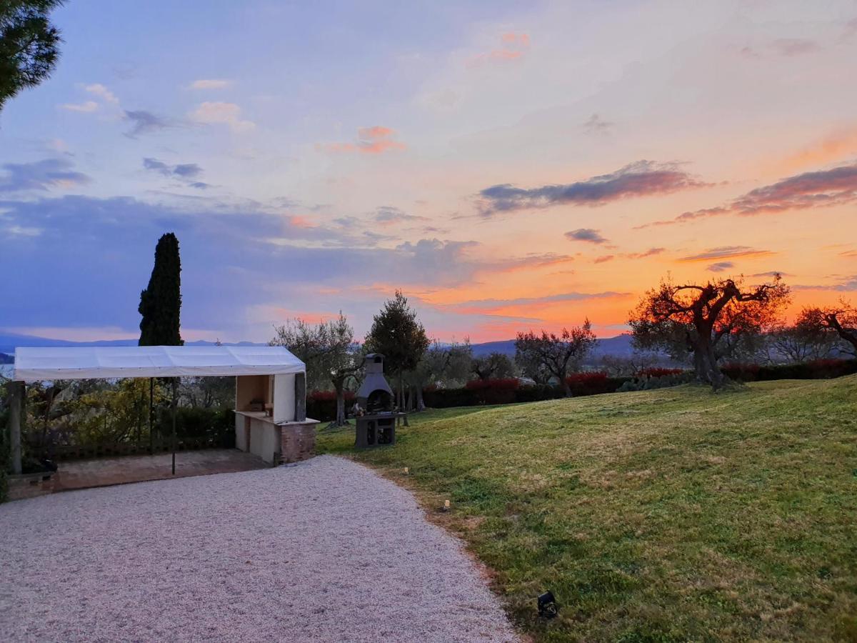 Antico Casale Tiravento Lejlighedshotel Passignano sul Trasimeno Eksteriør billede