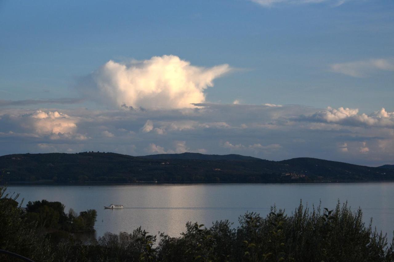 Antico Casale Tiravento Lejlighedshotel Passignano sul Trasimeno Eksteriør billede